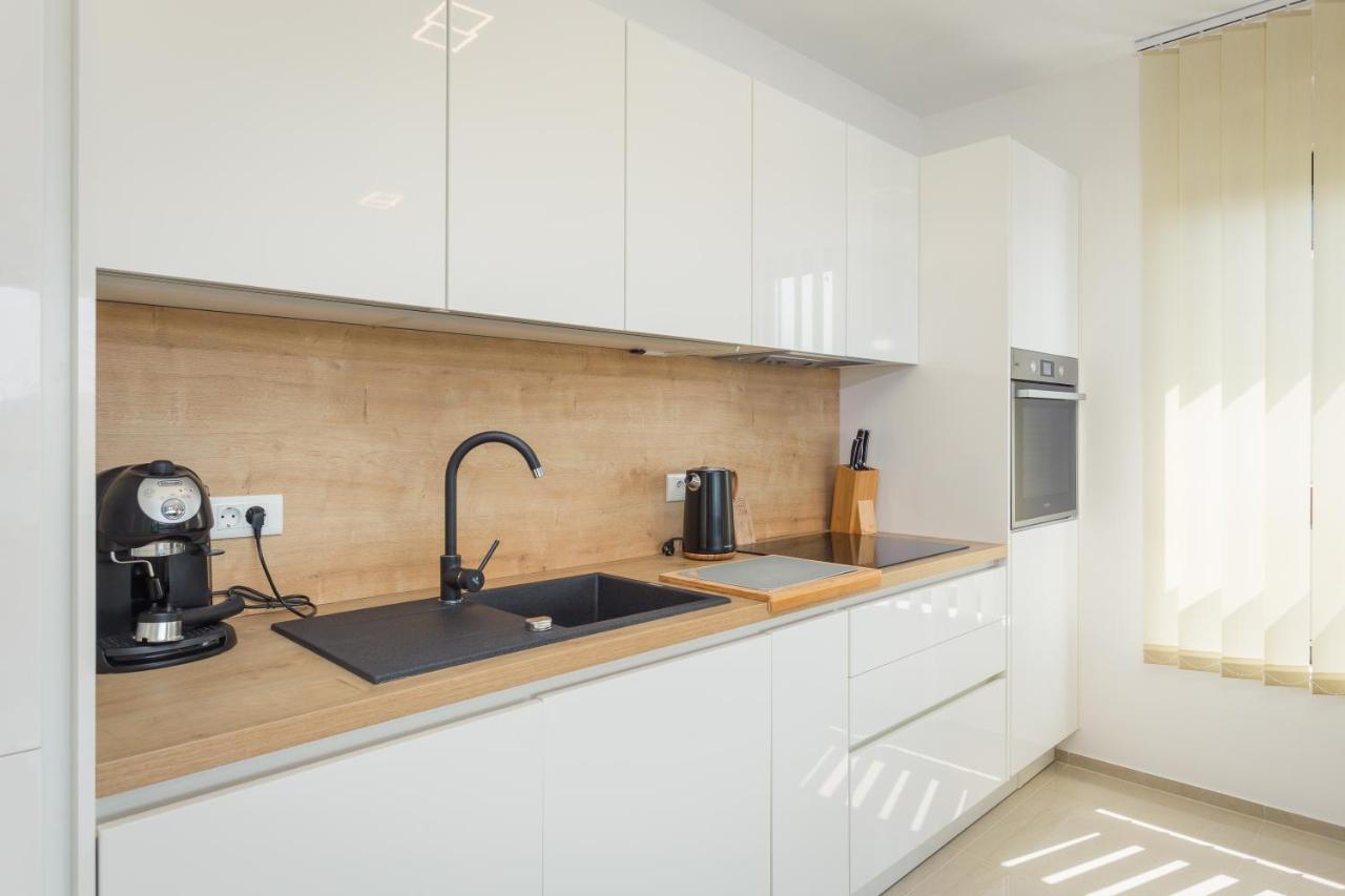 Luton Apartment Баньоле Екстериор снимка