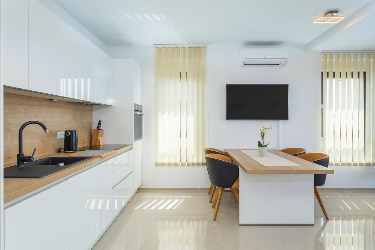 Luton Apartment Баньоле Екстериор снимка