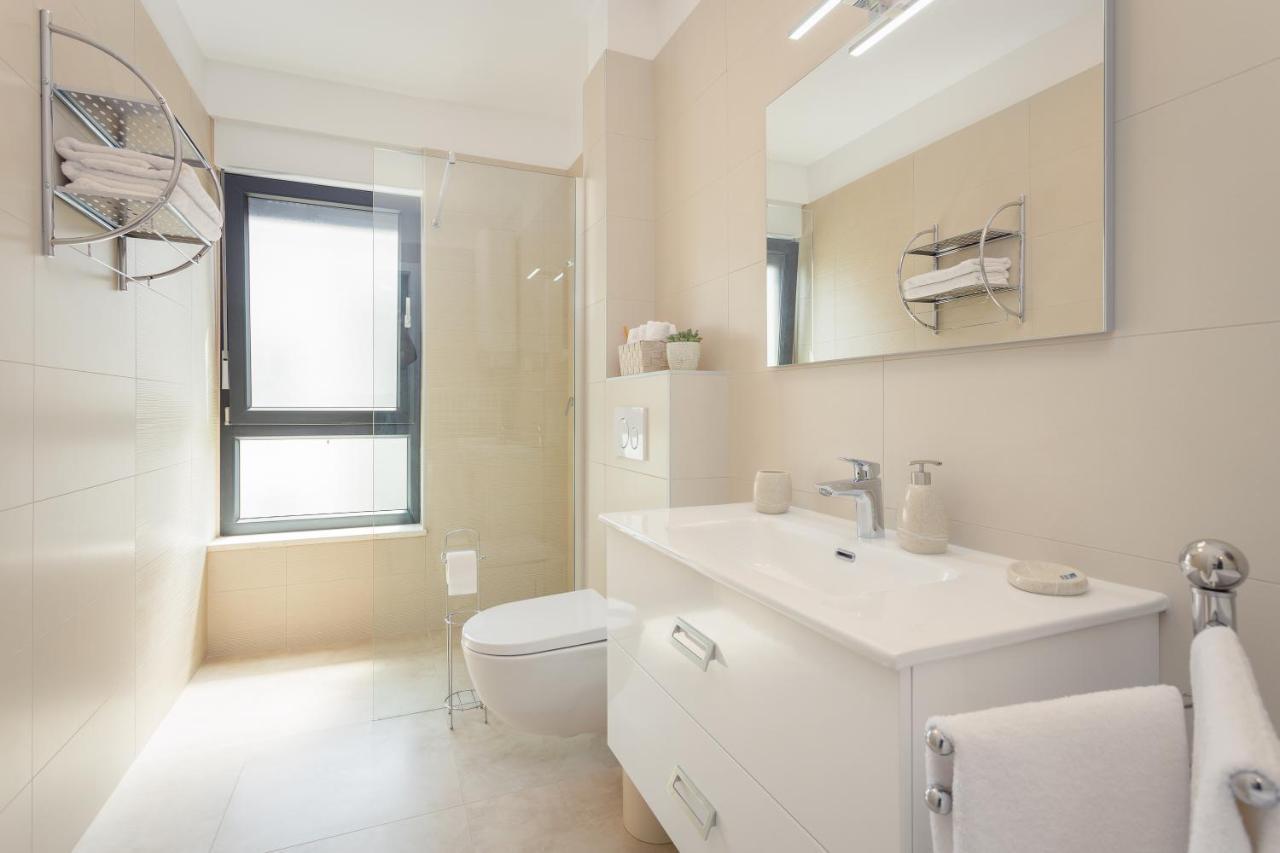 Luton Apartment Баньоле Екстериор снимка
