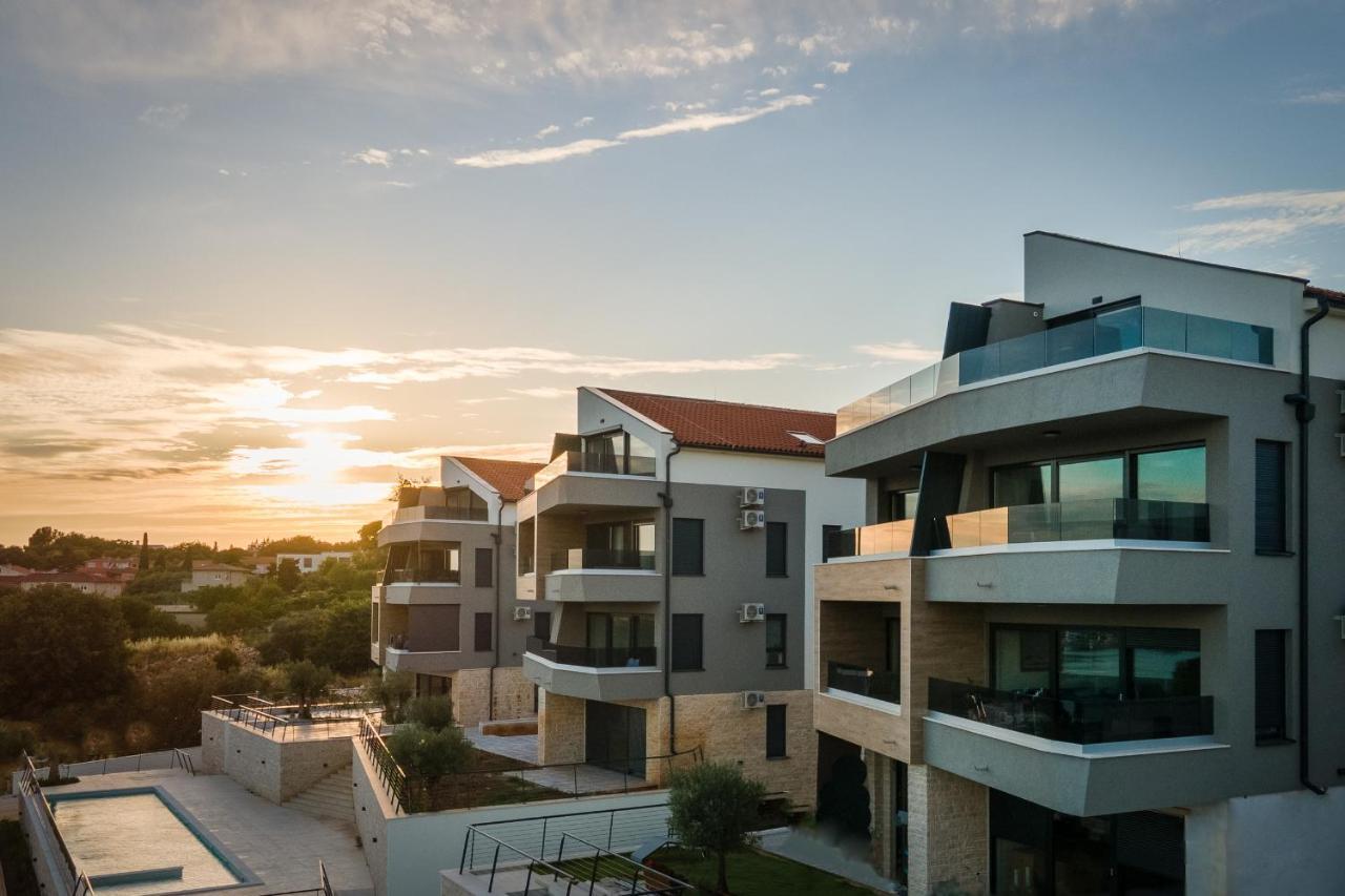 Luton Apartment Баньоле Екстериор снимка